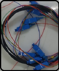aa3-3: OJC 4core 입력커넥터 -출력 커넥터 - 0.5m-1m-0.5m(총 2m)-0.9-3mm-low bending